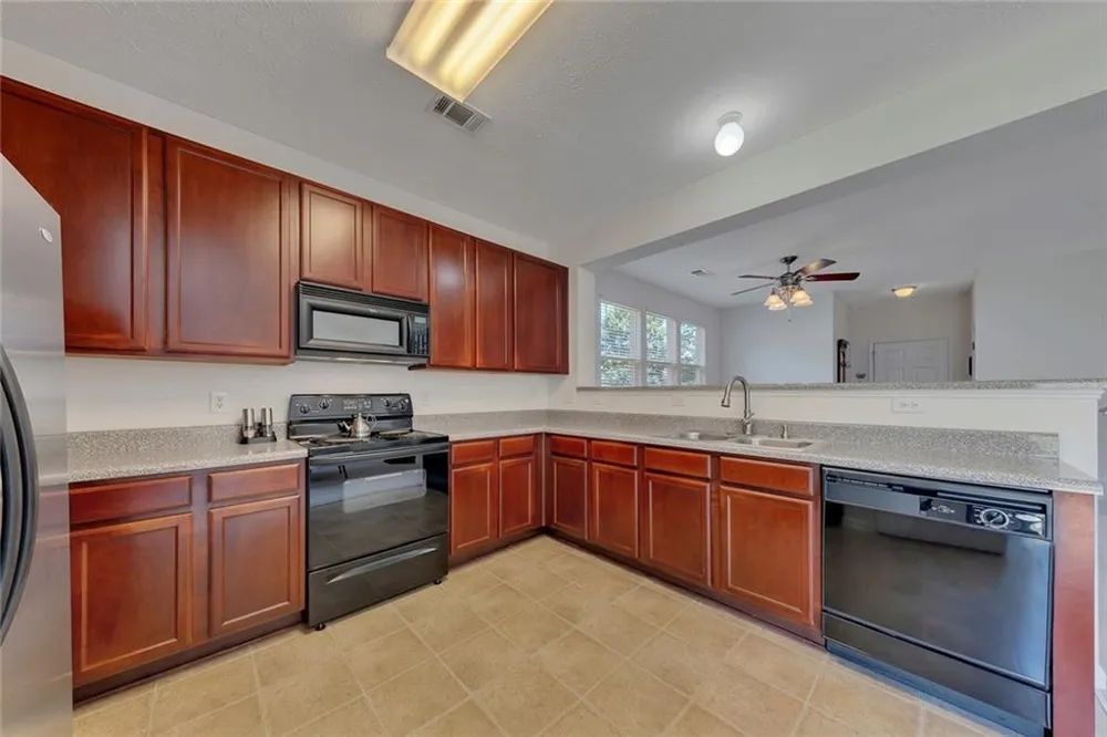 313 Oak Leaf Place Acworth, GA 30102