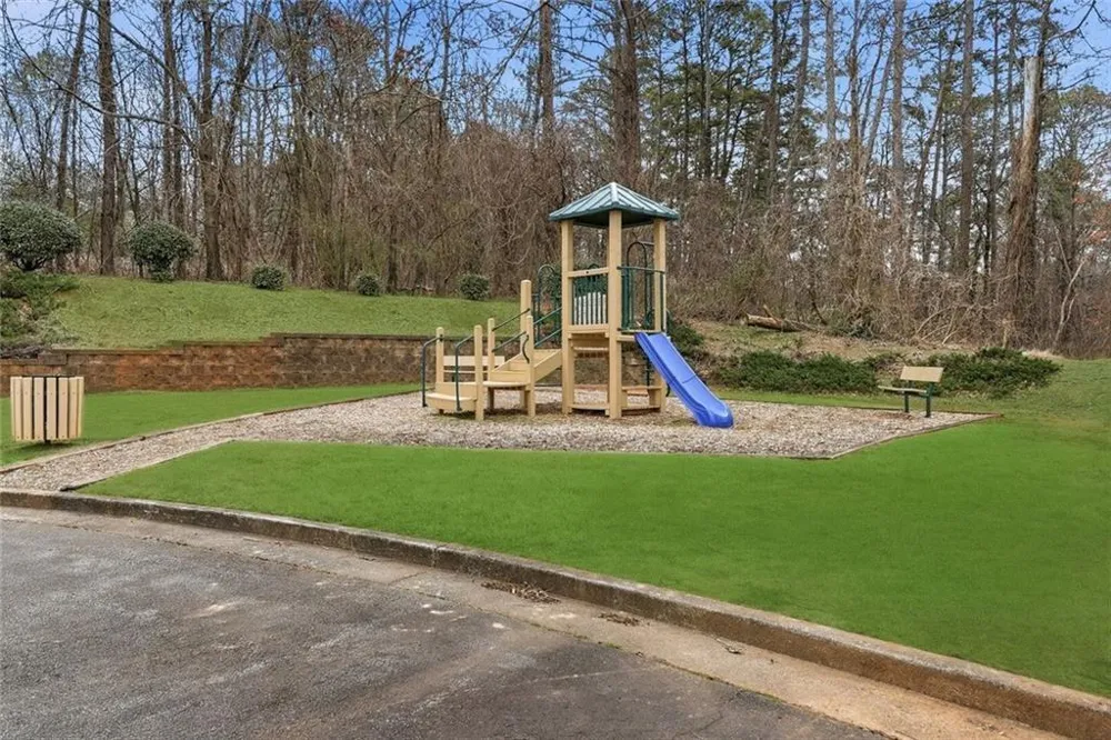 313 Oak Leaf Place Acworth, GA 30102