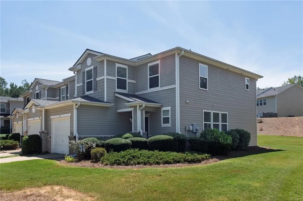 313 Oak Leaf Place Acworth, GA 30102