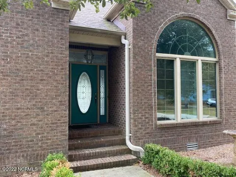 906 Diamond Court