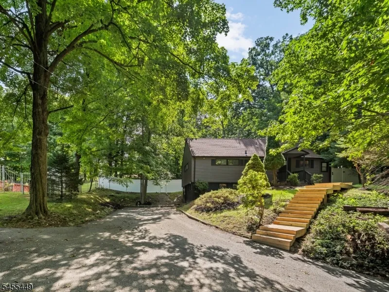 787 Tabor Rd Parsippany-Troy Hills, NJ 07950