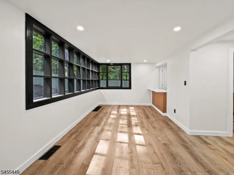 787 Tabor Rd Parsippany-Troy Hills, NJ 07950