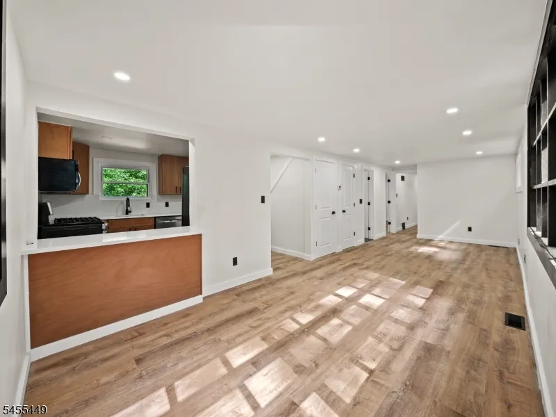 787 Tabor Rd Parsippany-Troy Hills, NJ 07950
