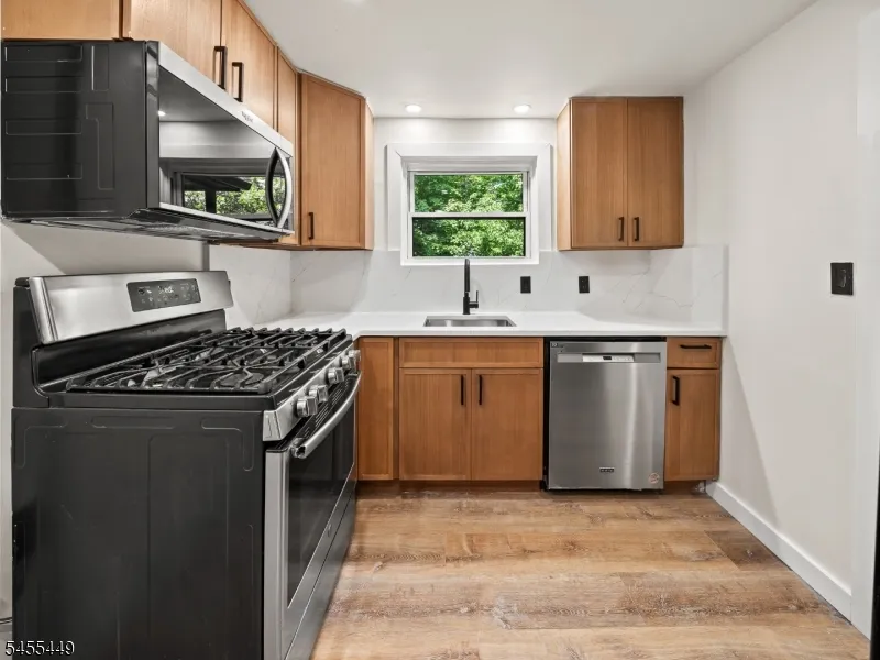 787 Tabor Rd Parsippany-Troy Hills, NJ 07950