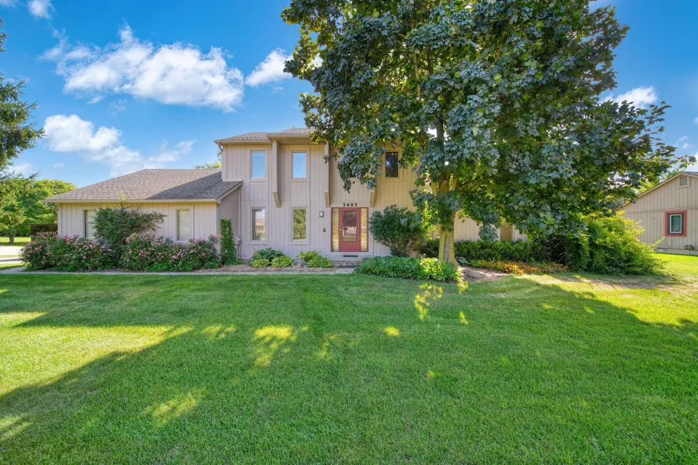 5685 E Silo Ridge Drive Ann Arbor, MI 48108