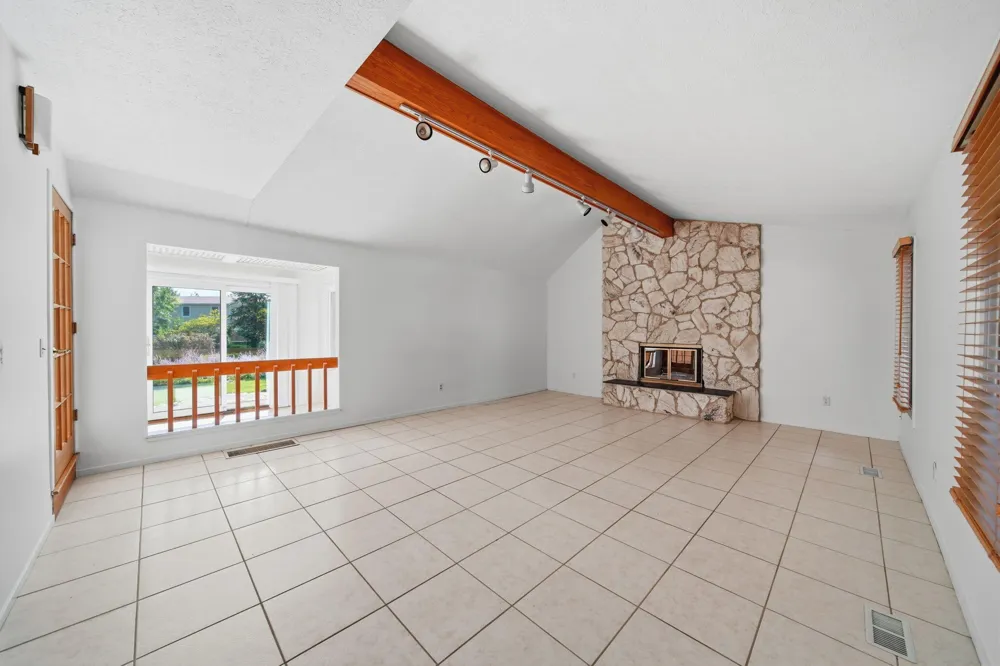 5685 E Silo Ridge Drive Ann Arbor, MI 48108