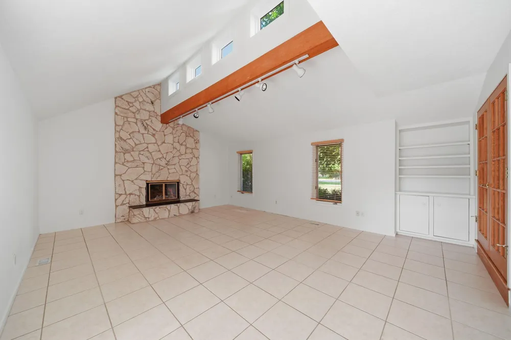 5685 E Silo Ridge Drive Ann Arbor, MI 48108