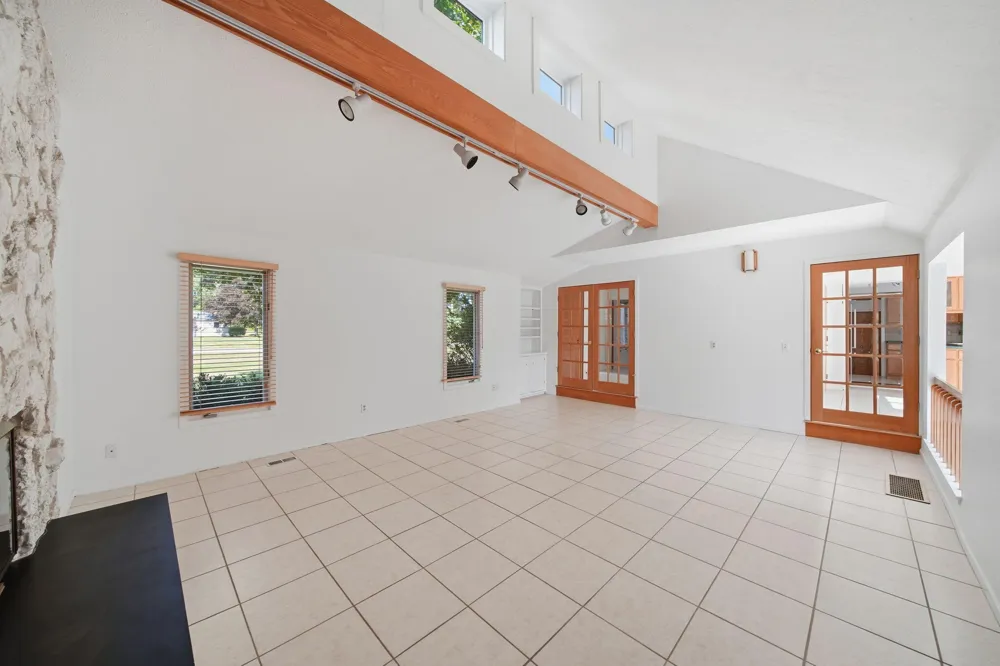 5685 E Silo Ridge Drive Ann Arbor, MI 48108