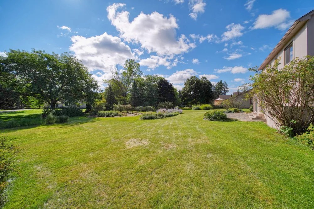 5685 E Silo Ridge Drive Ann Arbor, MI 48108