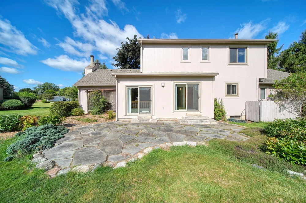5685 E Silo Ridge Drive Ann Arbor, MI 48108
