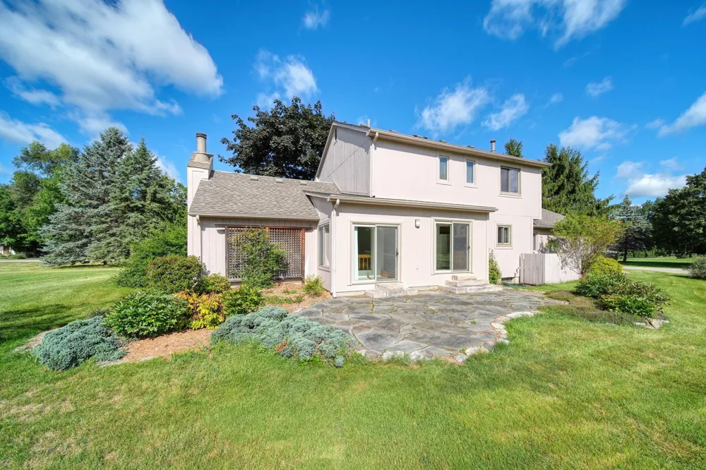 5685 E Silo Ridge Drive Ann Arbor, MI 48108