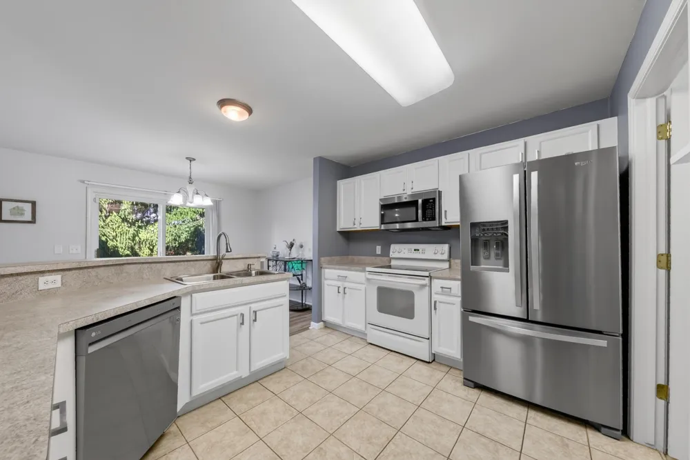 2612 Bluewater Street Ypsilanti, MI 48198
