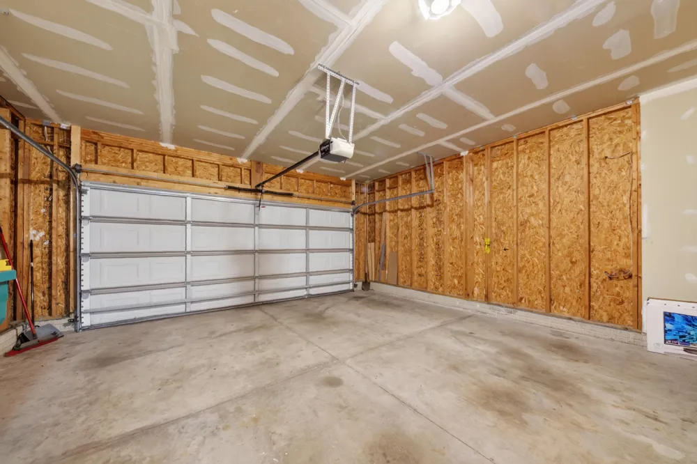 2612 Bluewater Street Ypsilanti, MI 48198