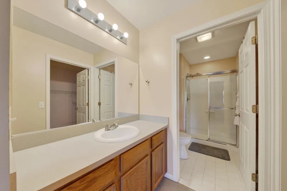 2612 Bluewater Street Ypsilanti, MI 48198