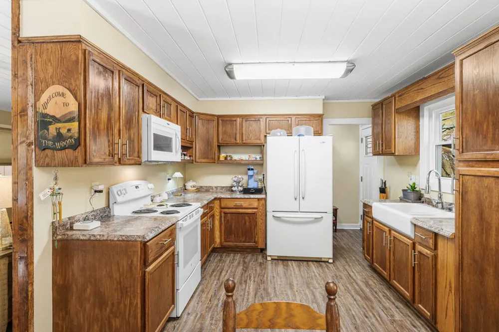 162 Hiawassee River Road Brasstown, NC 28902