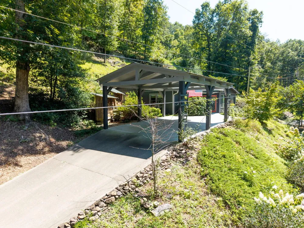 162 Hiawassee River Road Brasstown, NC 28902