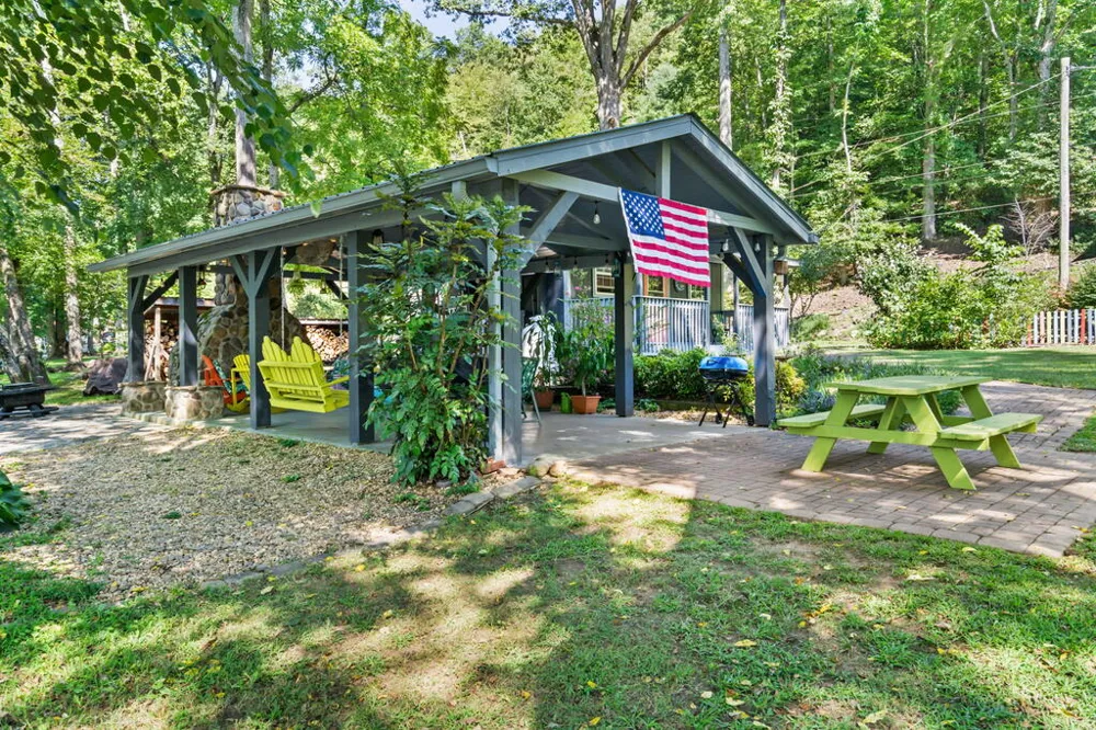 162 Hiawassee River Road Brasstown, NC 28902