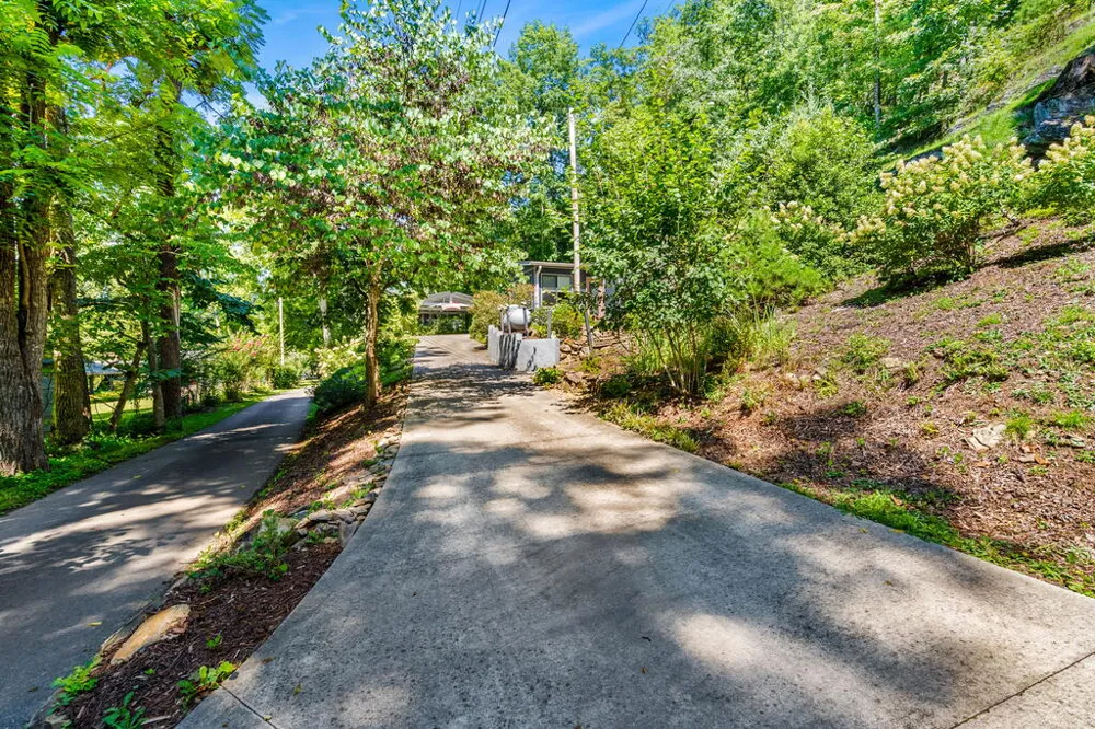 162 Hiawassee River Road Brasstown, NC 28902