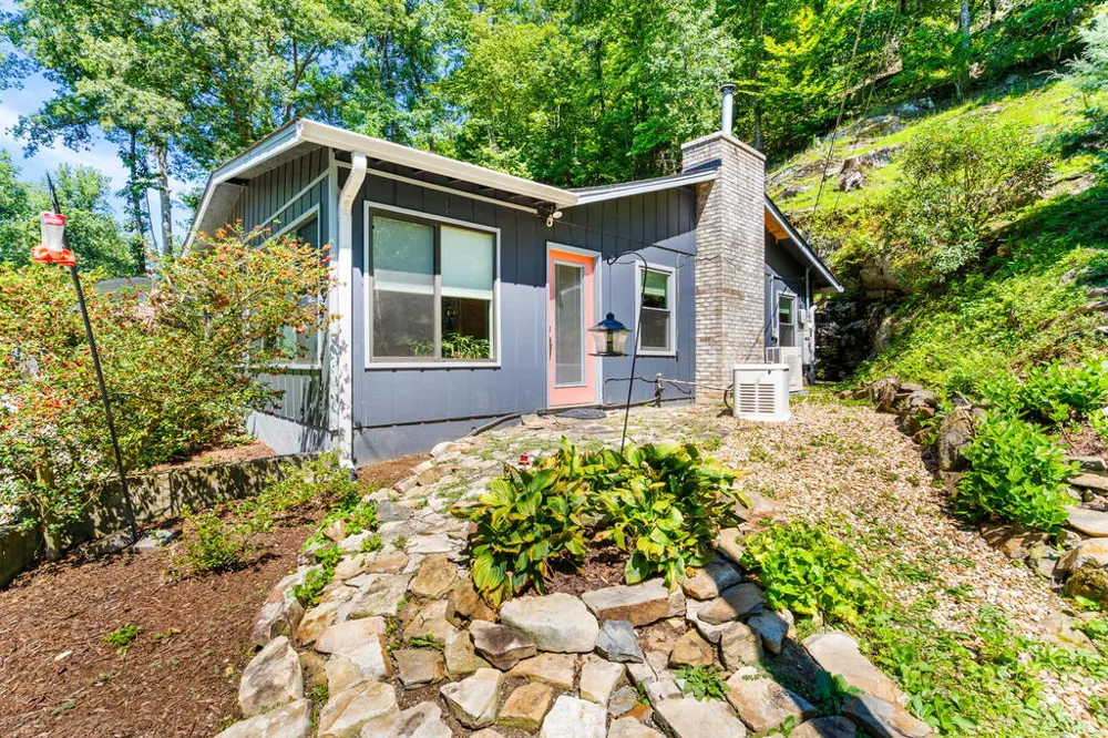162 Hiawassee River Road Brasstown, NC 28902