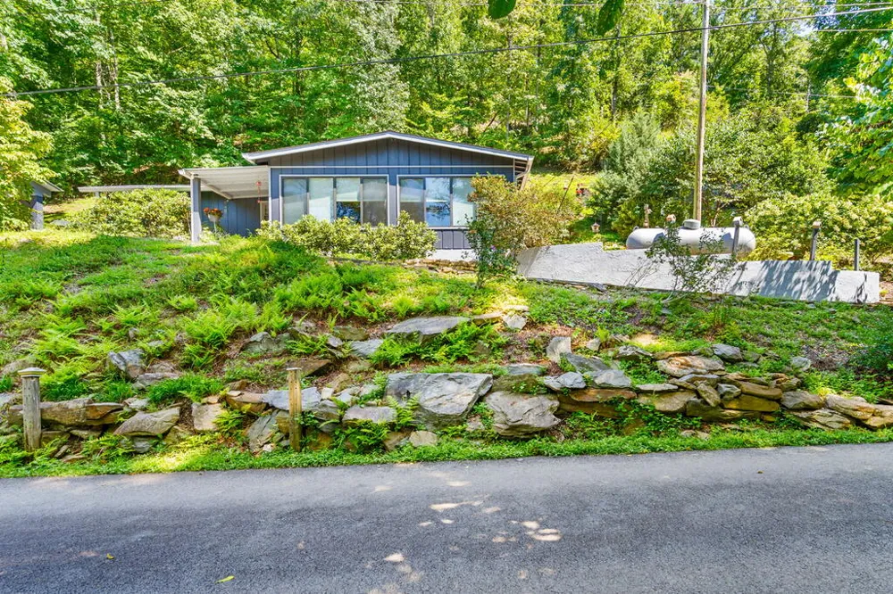 162 Hiawassee River Road Brasstown, NC 28902