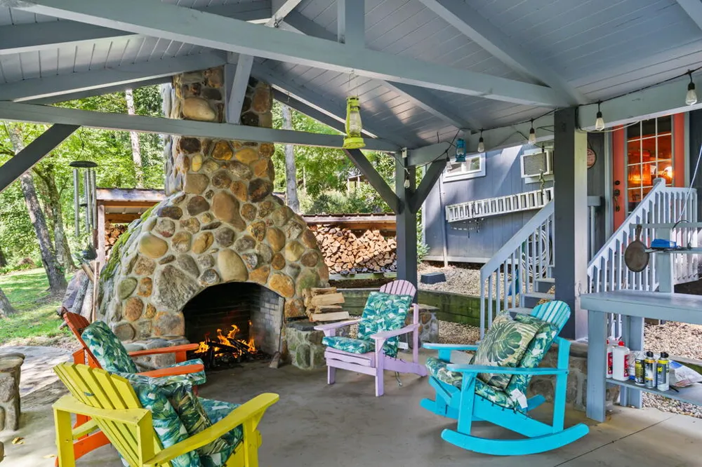 162 Hiawassee River Road Brasstown, NC 28902