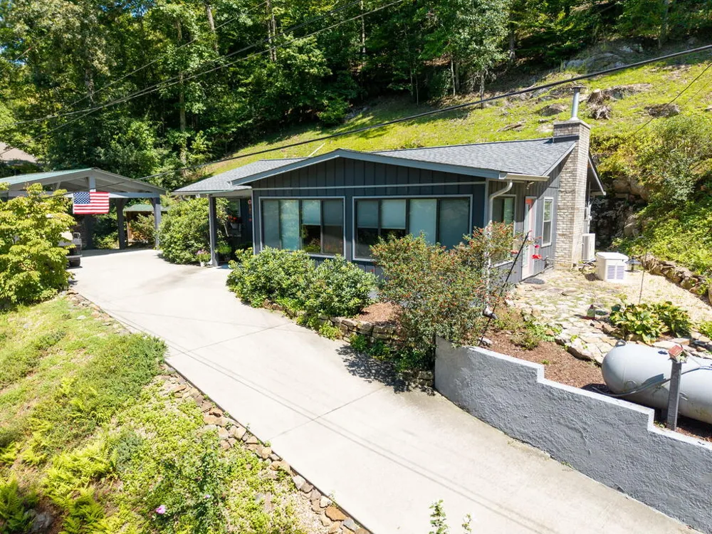 162 Hiawassee River Road Brasstown, NC 28902