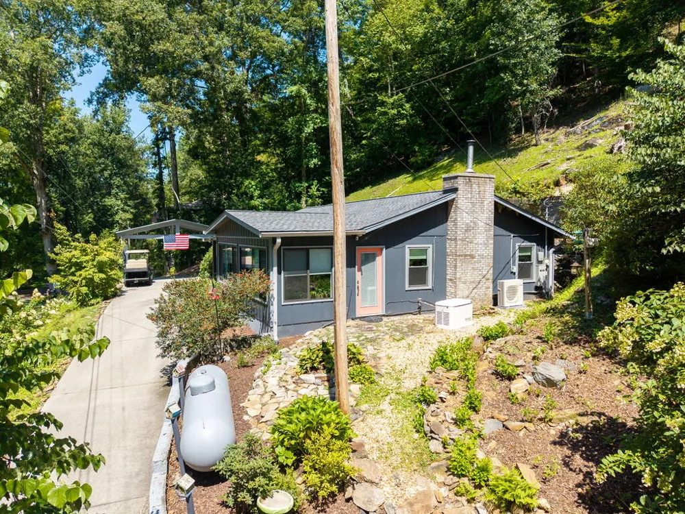 162 Hiawassee River Road Brasstown, NC 28902