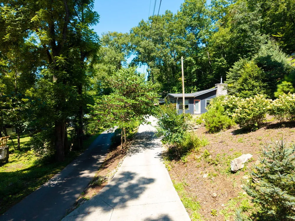162 Hiawassee River Road Brasstown, NC 28902