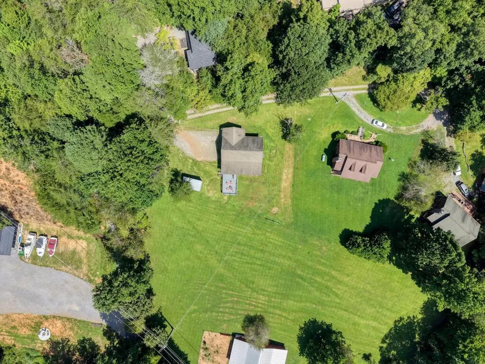 1100 Rova Way Hiawassee, GA 30546