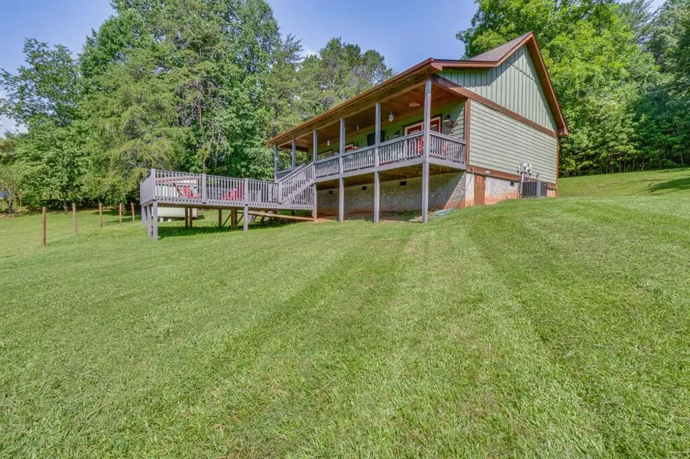 1100 Rova Way Hiawassee, GA 30546