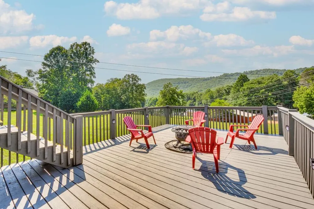 1100 Rova Way Hiawassee, GA 30546