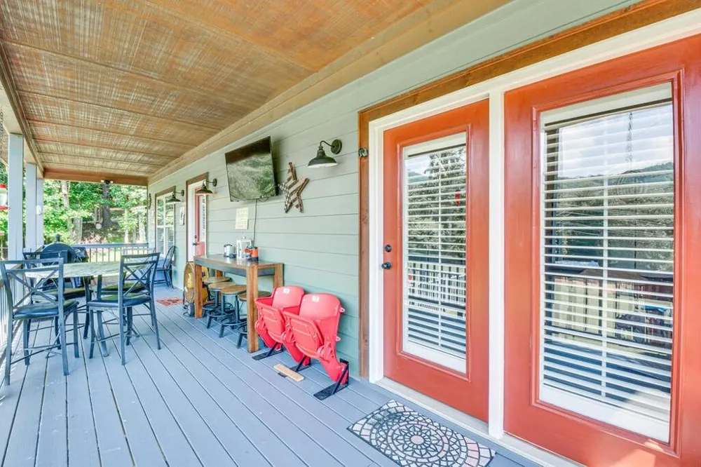 1100 Rova Way Hiawassee, GA 30546
