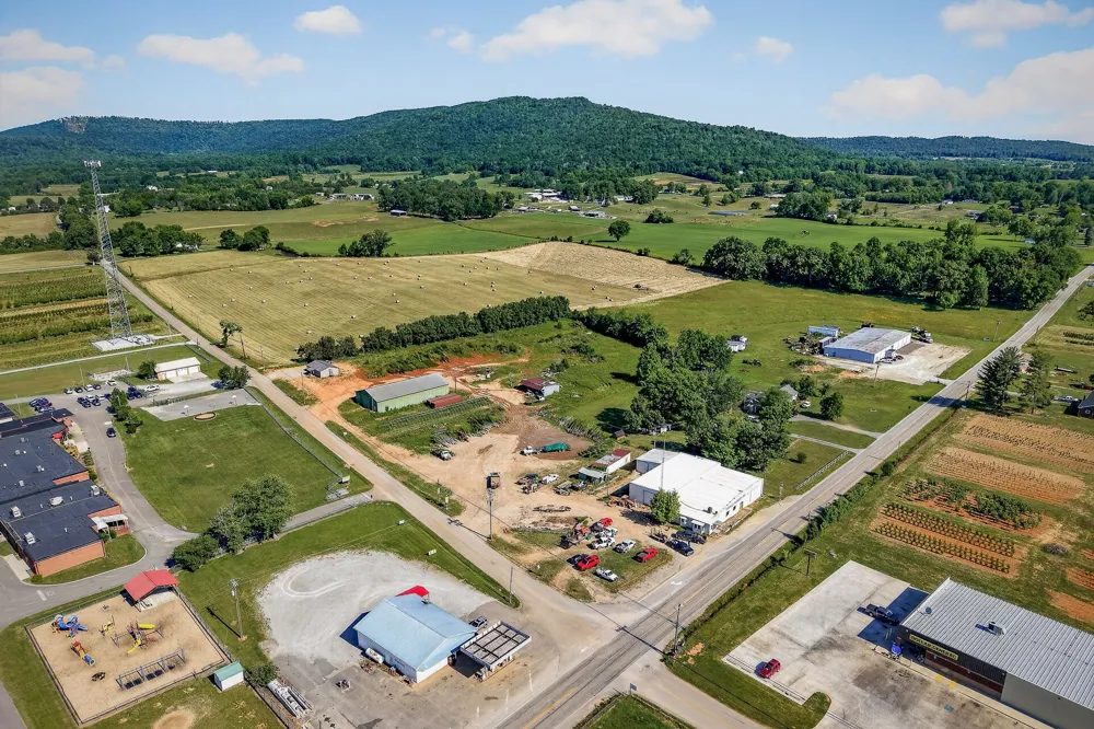 8526 Beersheba Hwy McMinnville, TN 37110