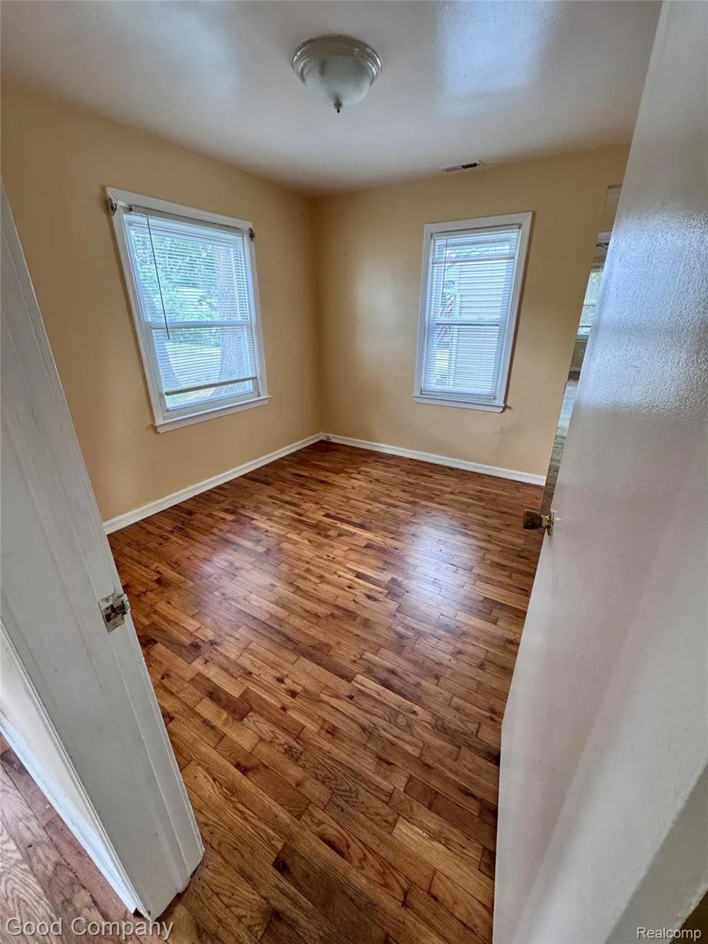 21541 Collingham Avenue Farmington Hills City, MI 48336