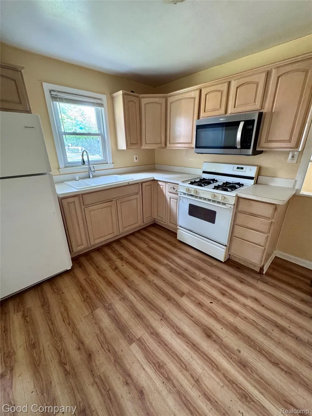 21541 Collingham Avenue Farmington Hills City, MI 48336