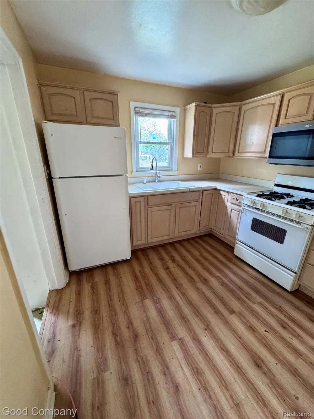 21541 Collingham Avenue Farmington Hills City, MI 48336