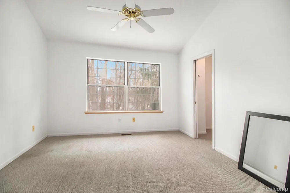 230 LYN ANNE Ann Arbor City, MI 48103