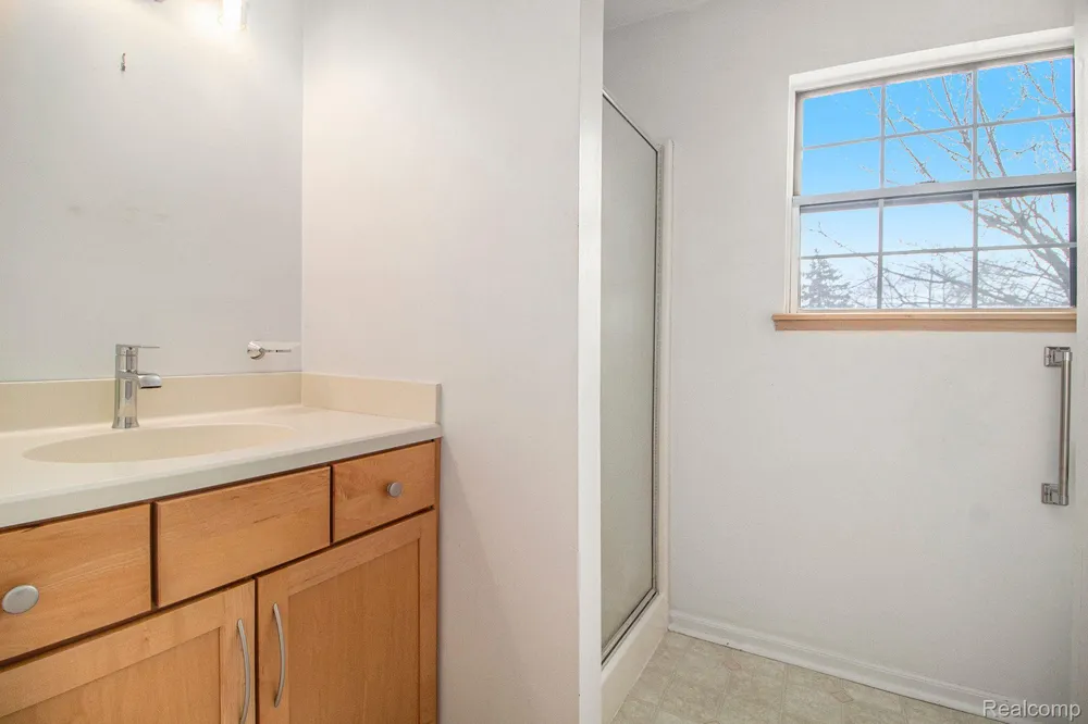 230 LYN ANNE Ann Arbor City, MI 48103