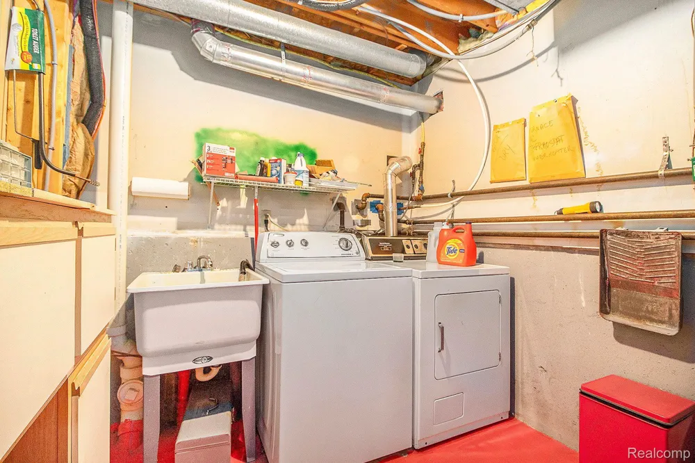 230 LYN ANNE Ann Arbor City, MI 48103