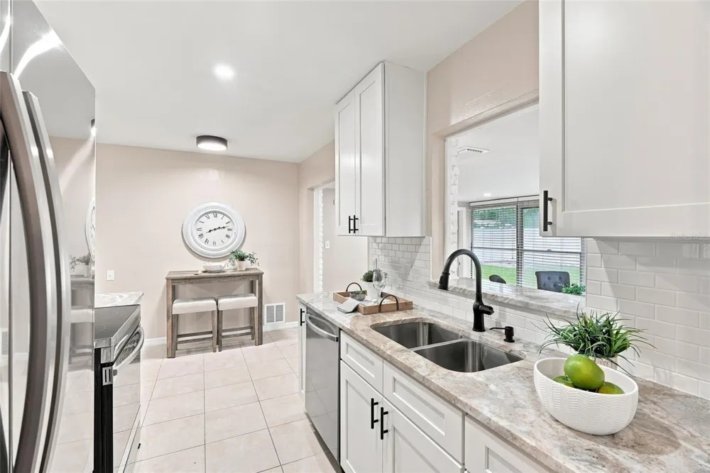 10926 TEMPLE AVENUE Seminole, FL 33772