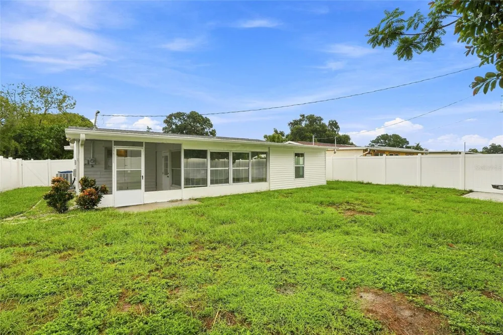 10926 TEMPLE AVENUE Seminole, FL 33772