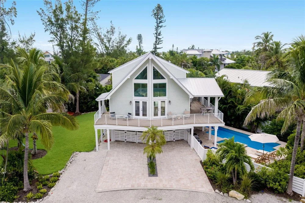 315 HAMMOCK CIRCLE Anna Maria, FL 34216