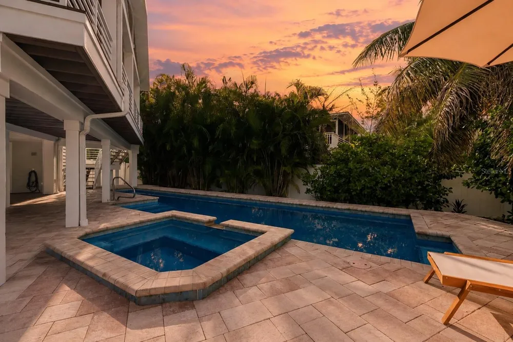315 HAMMOCK CIRCLE Anna Maria, FL 34216