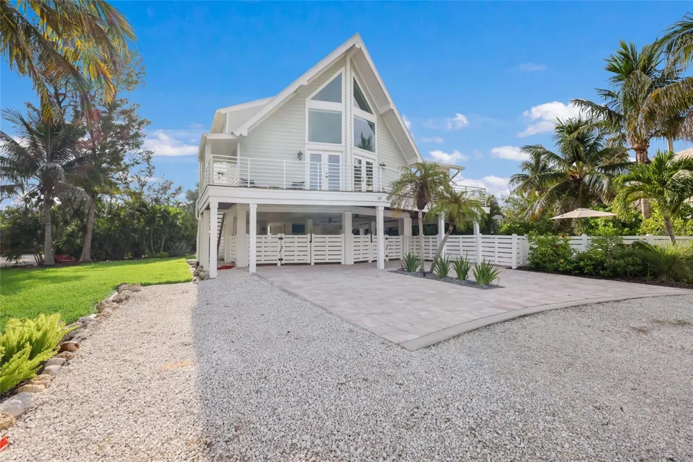 315 HAMMOCK CIRCLE Anna Maria, FL 34216