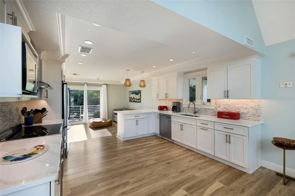 315 HAMMOCK CIRCLE Anna Maria, FL 34216