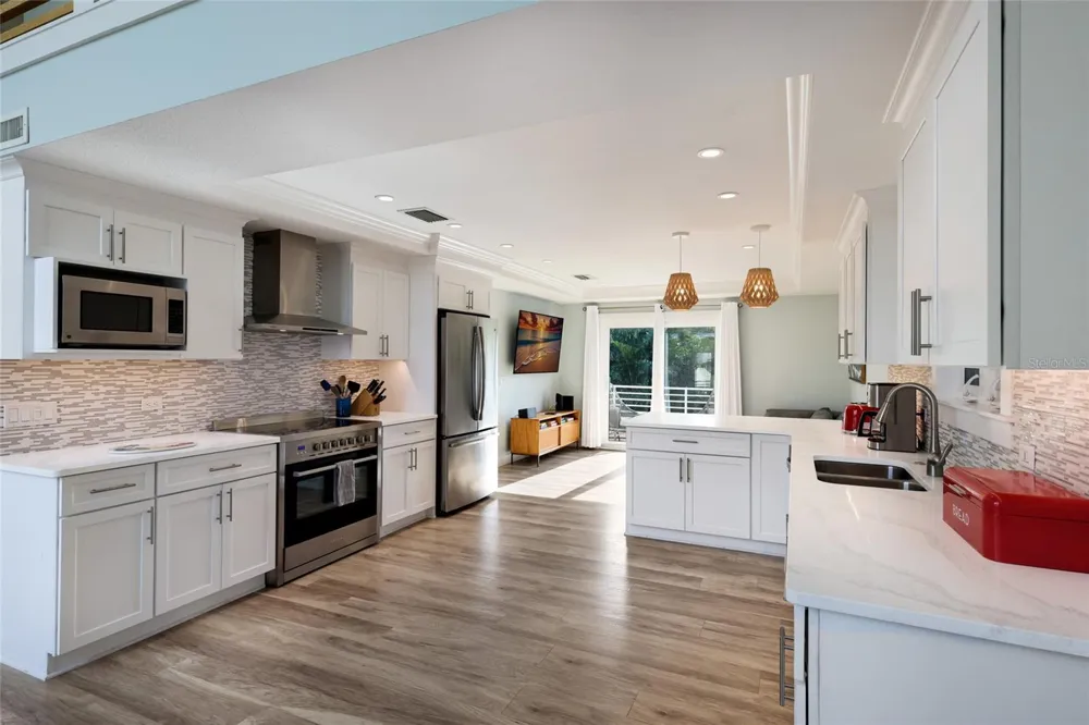 315 HAMMOCK CIRCLE Anna Maria, FL 34216