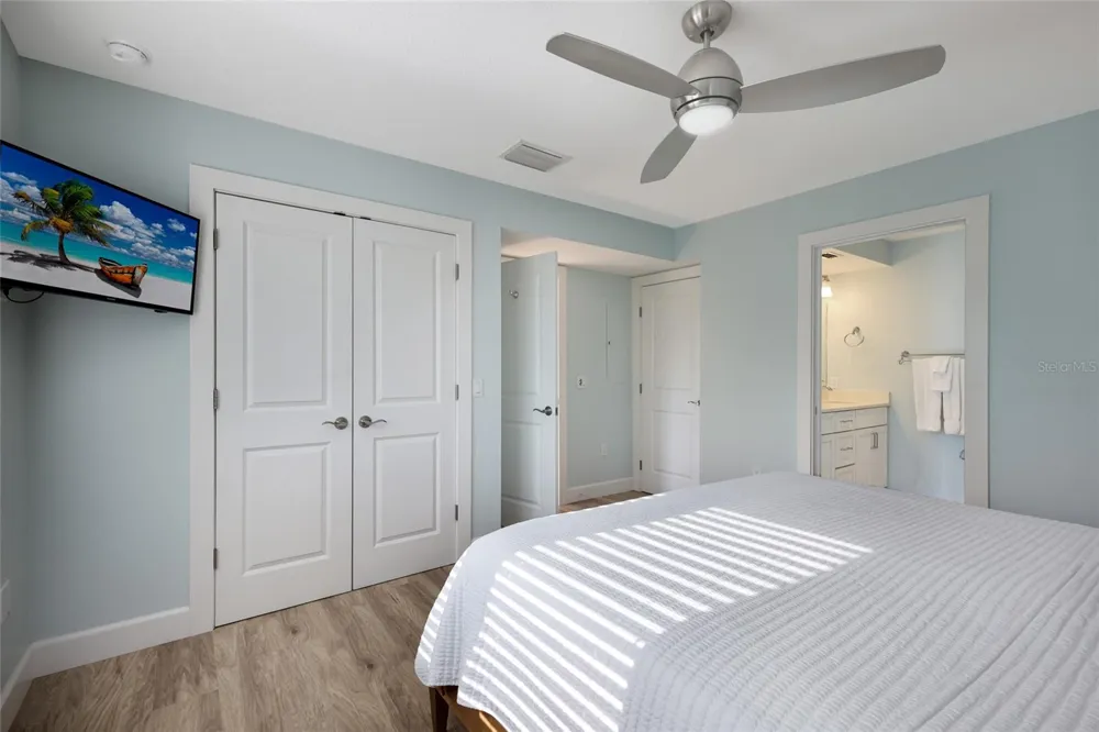315 HAMMOCK CIRCLE Anna Maria, FL 34216