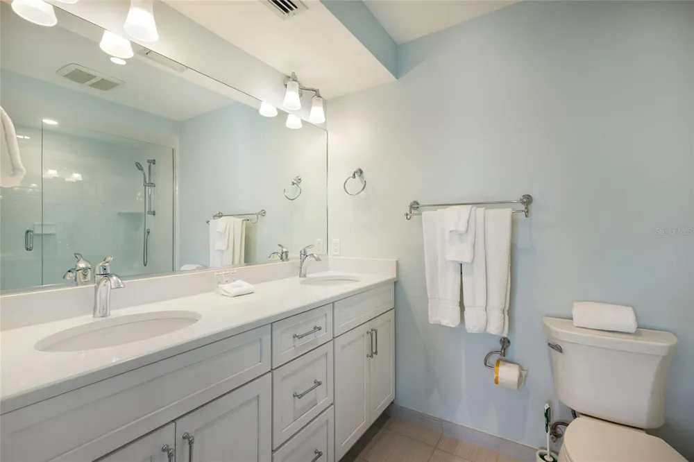 315 HAMMOCK CIRCLE Anna Maria, FL 34216