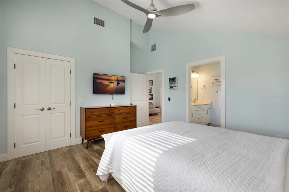 315 HAMMOCK CIRCLE Anna Maria, FL 34216