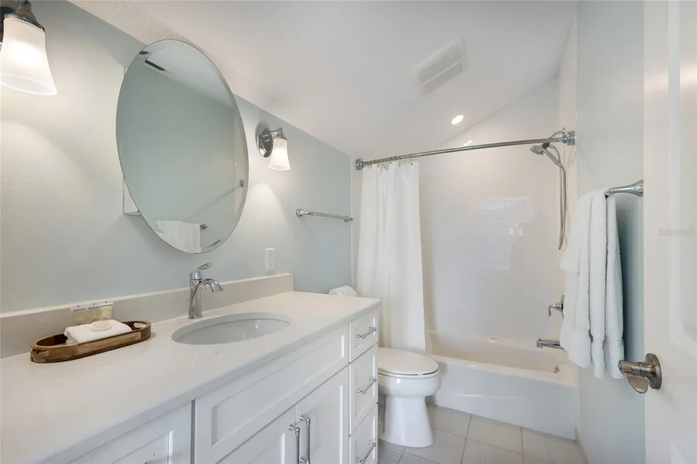 315 HAMMOCK CIRCLE Anna Maria, FL 34216